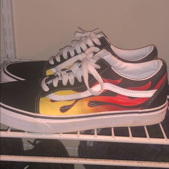 FLAME VANS - Picture 1 of 3